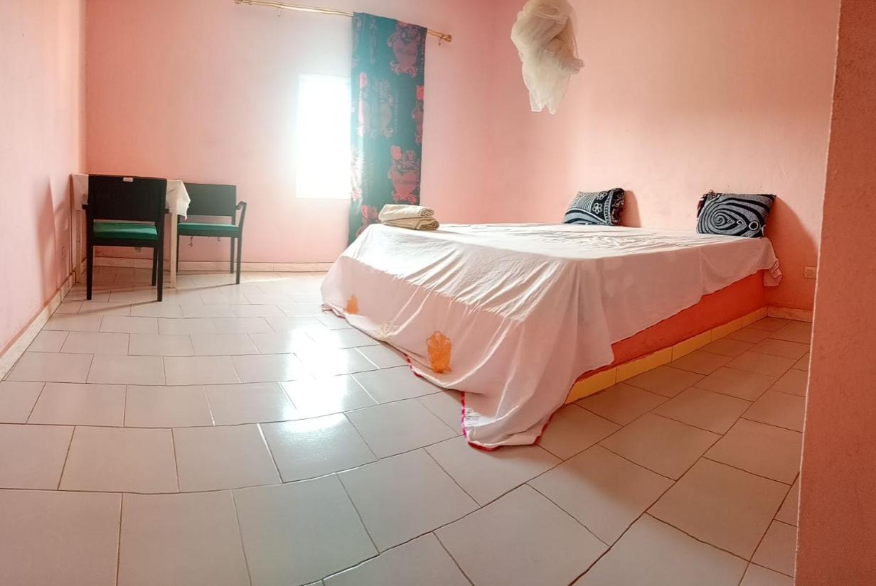 Chez Paolo Hotel Toubab Dialaw Luaran gambar